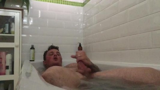 Seth Strong Bath Wank_6 Sep 2015 18.32.47.jpg