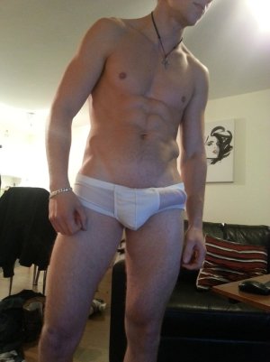 underwear_bulge_8.jpg