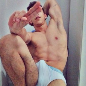 underwear_bulge_17.jpg