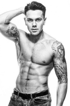 gallery-1454690830-music-x-factor-transformations-ray-quinn.jpg