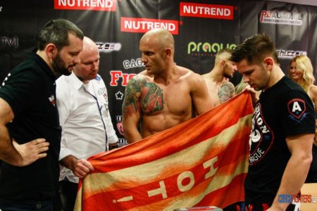 1 naked.jpg 1 naked.jpg