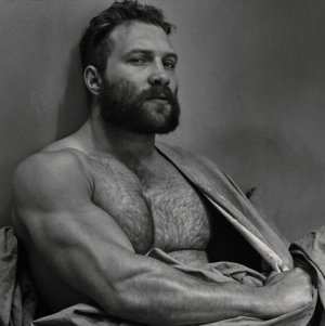jai courtney shirtless 2.jpg