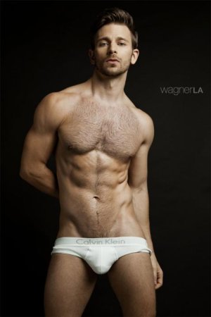 Derek Yates CcBe0MBWoAUSwon.jpg