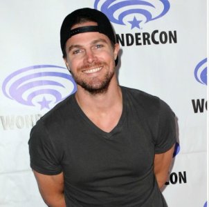 landscape-1463869576-steven-amell-colton-haynes (2).jpg