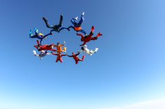 stock-photo-79281875-skydiving-photo.jpg