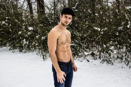 Derek Yates snow 02.jpg