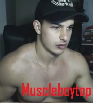 Muscleboytop (1).jpg