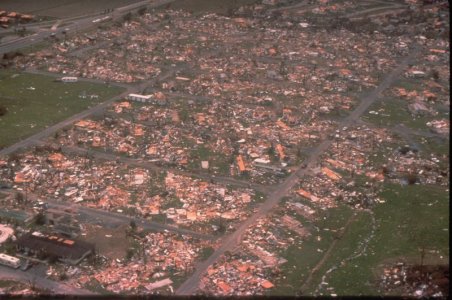 800px-Hurricane_andrew_fema_2563.jpg