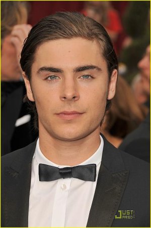 zac-efron-vanessa-hudgens-2009-oscars-05.jpg