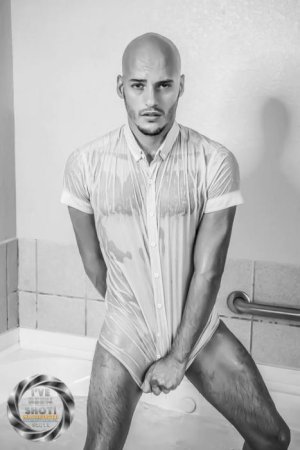 Adois Sabra 565be40143bf8.jpg