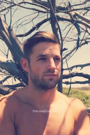 Tony tumblr_ne5bj49lwU1ss7kfco1_1280.jpg