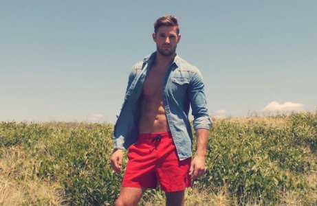 Tony tumblr_nhfbcrTIOB1qfral5o4_r1_1280.jpg