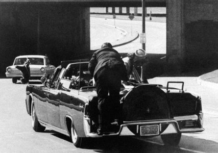 1384648103003-DFP-1115-jfk-limo.jpg