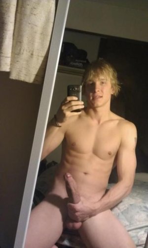 hot-guy-big-penis.jpg
