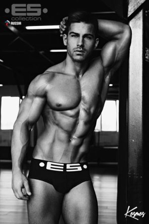 SASHA KOSMOS (14).jpg