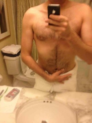 body pic mirror unshaved.jpg