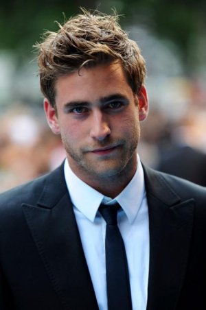 Oliver-Jackson-Cohen 2.jpg