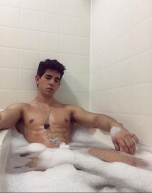 Hotfer bathrub 2.JPG