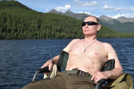 putinsunbathing_a5511bf929b78e2a7e8a01af232f370b.nbcnews-ux-2880-1000.jpg