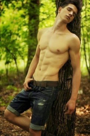 dreamer-wood-male-model-shirtless-muscle-torso-tree-hugger-gay-jeans-crotch-bulge-shorts-nature-.jpg