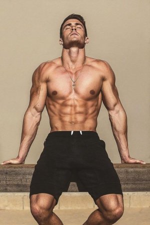 DLFa1LKXcAACBKH.jpg small.jpg