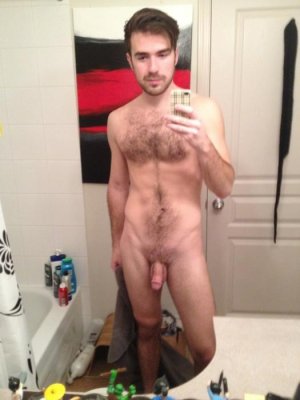 iphone-wars-battle-of-the-hairy-chests-13.jpg