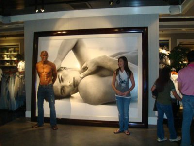 Abercrombie_&_Fitch_Store_G.jpg