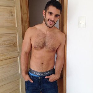 Alex Lo DJ CH55NnQWwAAYJbr.jpg