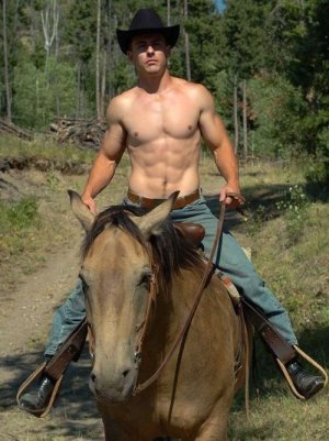 95d92feb735e6bfc440e2cb7a9829f45--hot-cowboys-country-boys.jpg
