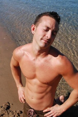 Brandon Rosario 4a52cf42c2f55.jpg