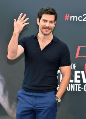 1116full-david-giuntoli.jpg