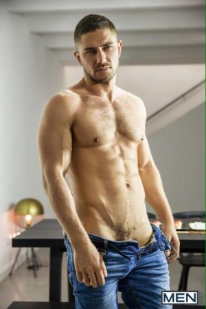 Dato Foland Co2feceWYAANdo6.jpg