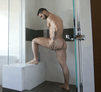 arad_winwin-shower-wank.gif