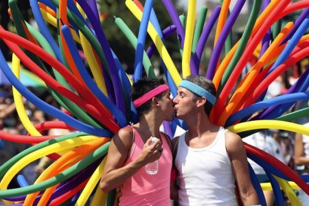 chi-pride620120624143634.jpg