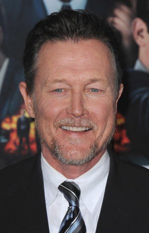 RobertPatrick_646_5.jpg
