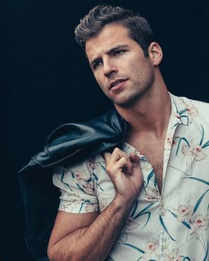 Taylor Phillips 17437876.jpg