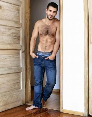 Alex Lo DJ C7aL9ebU4AArpTF.jpg