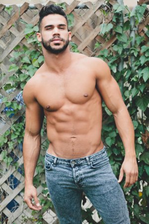 willie-gomez 1000full.jpg