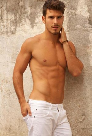 Lucas Bernardini photographed by Henrique Padilha.jpg