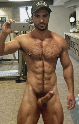 nude-muscle-man-3.jpg