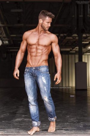 5cf083ab7f111b99dde0e8db3f848e7c--hot-men-bodies-muscle-perfect-jeans.jpg