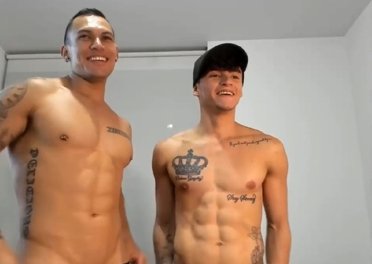 Hot_guys_have_fun 1.jpg