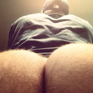 horny_hairy_ass_22.jpg
