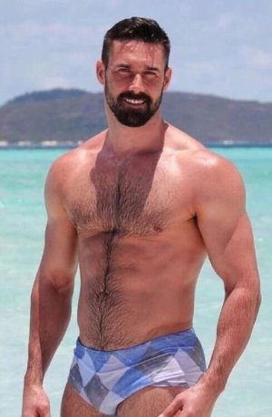 Duke Bradley-bearded-men-speedo.jpg