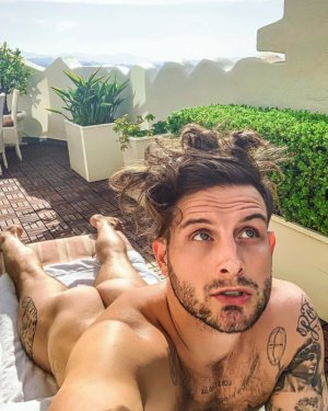 nicotortorella_sexy-820x1024.jpg
