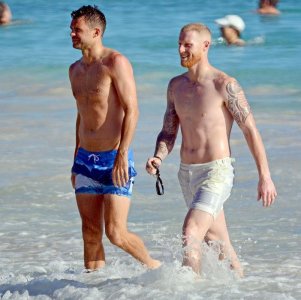England-Cricket-Team-shirtless-barbados-2.jpg