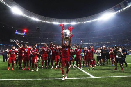 Trent Alexander-Arnold shows the cup to the fans (2).jpg