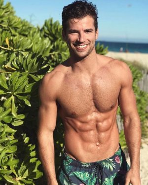 Taylor Phillips 17494242.jpg