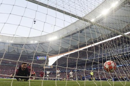 Mo Salah scoring (4).jpg