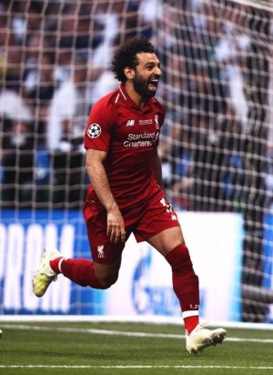 Mo Salah celebrating scoring (3).jpg